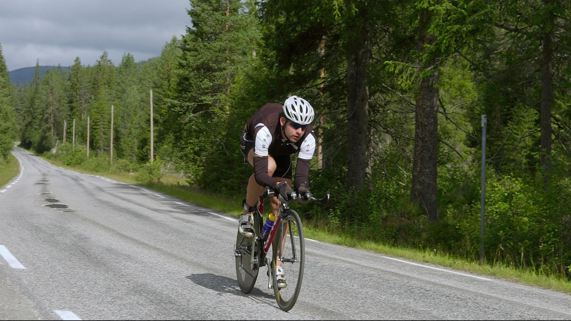台球比赛现场：紧张激烈的对决，台球惊呆全场视频